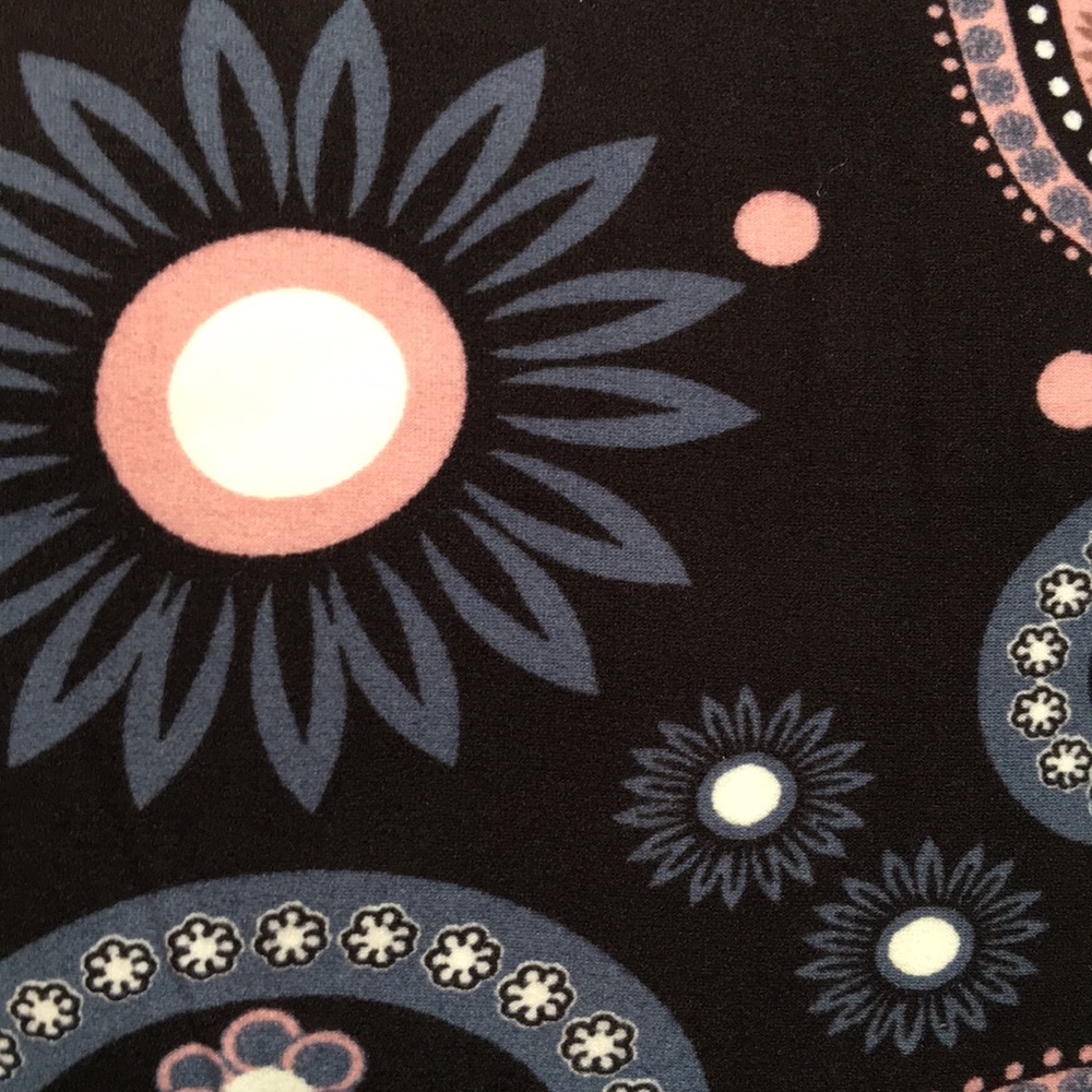 Plus size, multi-color print, full length leggings - Picture 4 of 5
